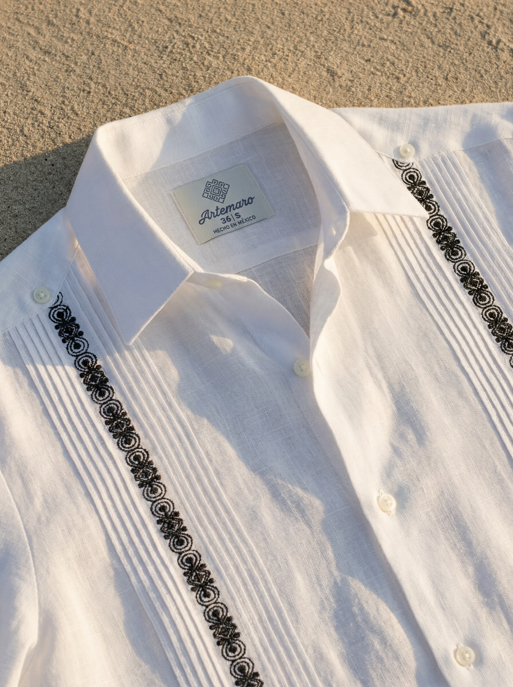 GUAYABERA HABANA BLANCA/NEGRO