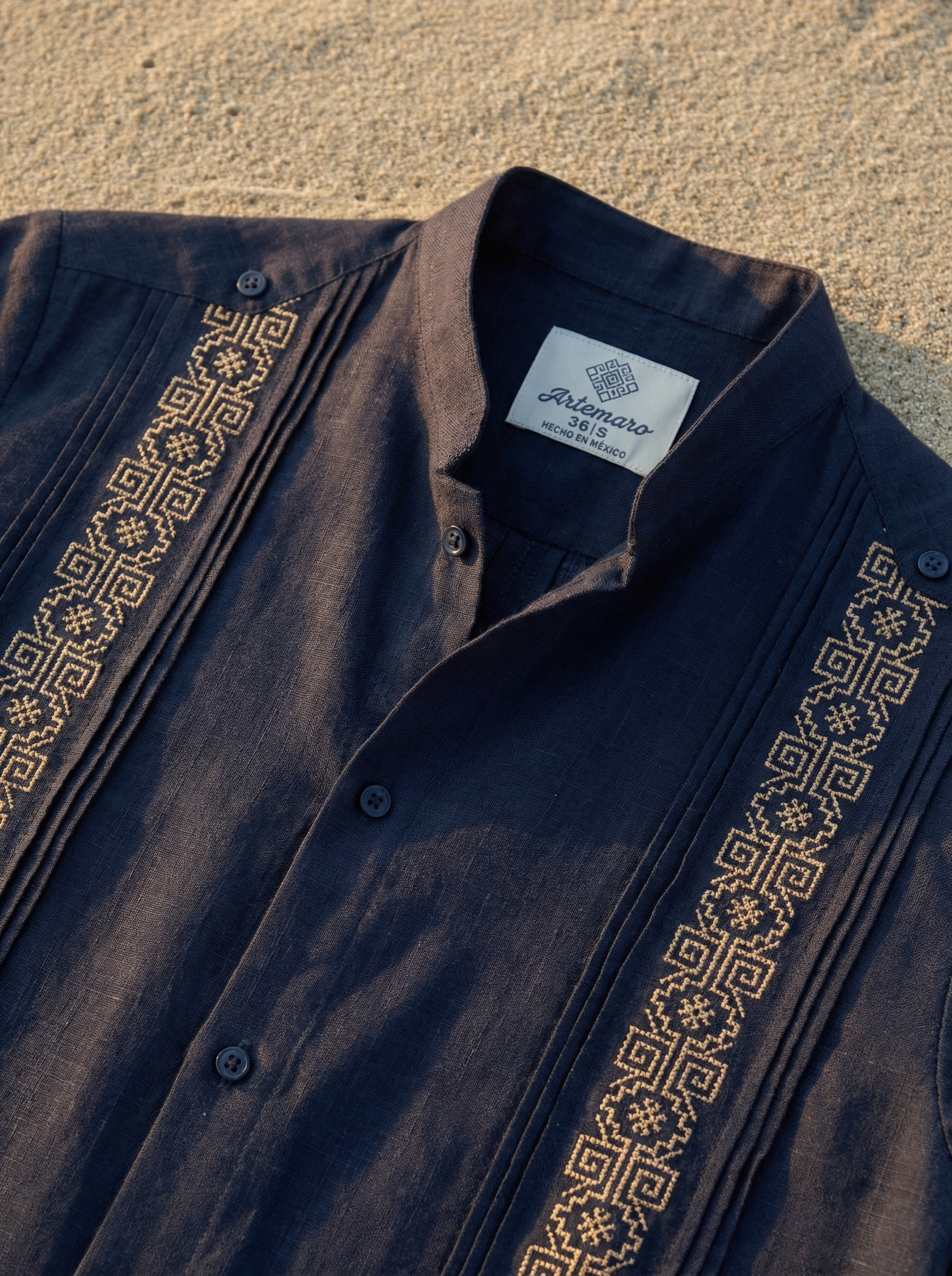 GUAYABERA AZTECA AZUL MARINO ORO MAO