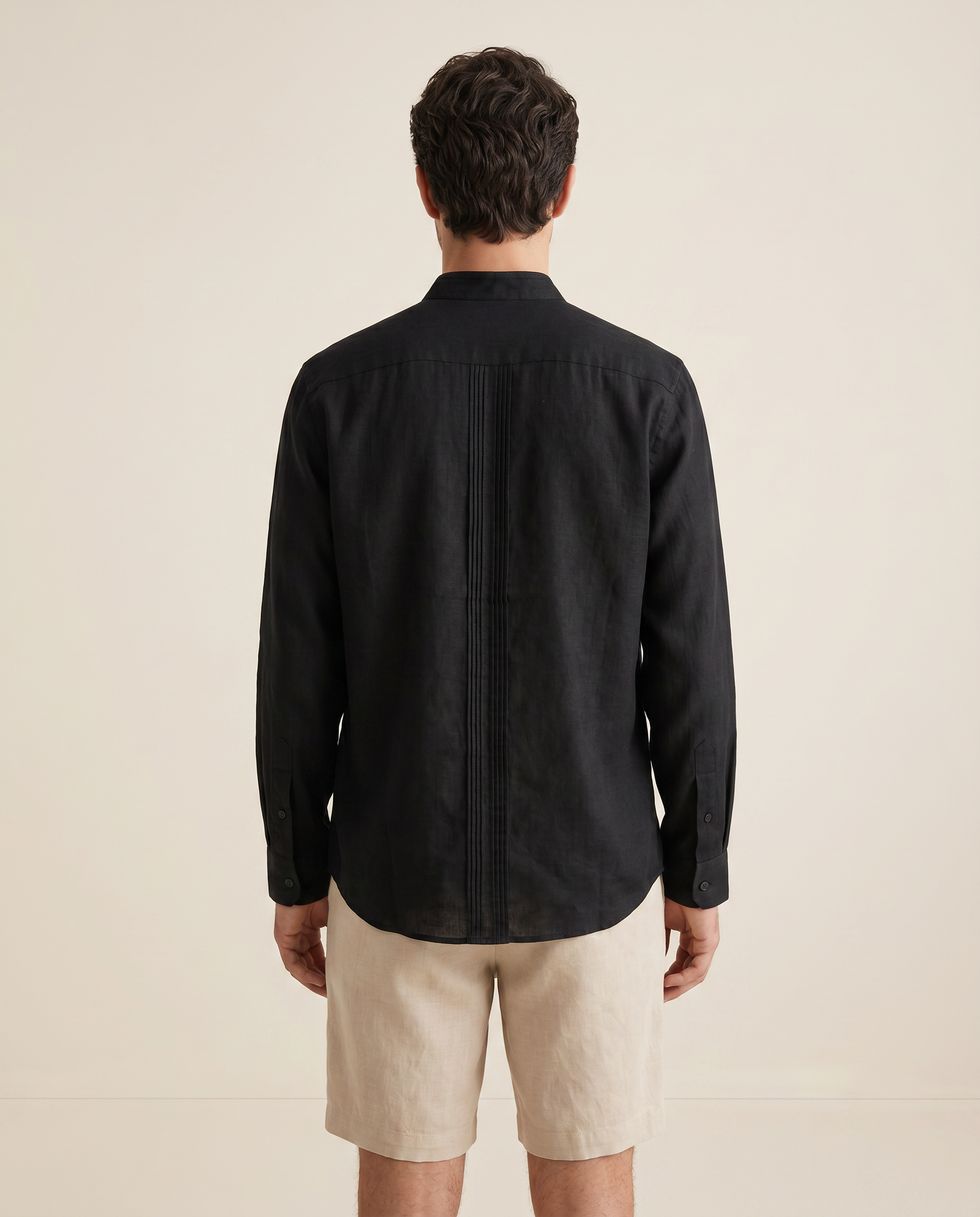 CAMISA MAO ALFORZAS NEGRA